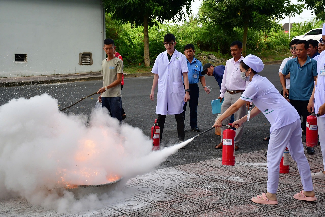 TẬP HUẤN HƯỚNG DẪN SỬ DỤNG PHƯƠNG TIỆN PHÒNG CHÁY CHỮA CHÁY TẠI BỆNH VIỆN – ĐỢT 2/2024