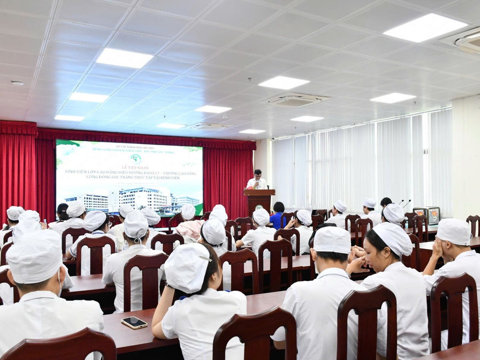 TIẾP NHẬN SINH VIÊN CAO ĐẲNG ĐIỀU DƯỠNG KHÓA 17 ĐẾN THỰC TẬP TẠI BỆNH VIỆN