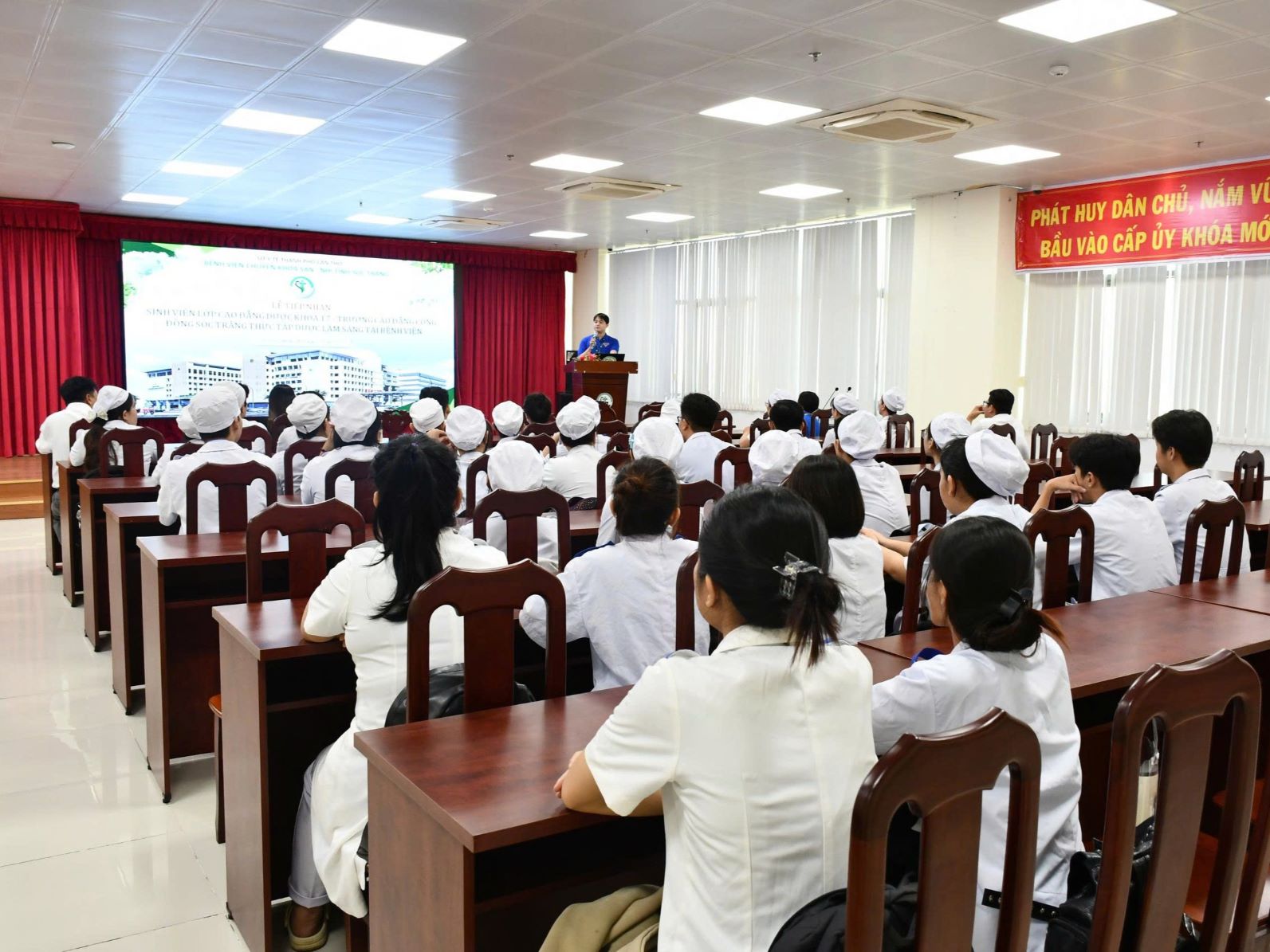 TIẾP NHẬN SINH VIÊN CAO ĐẲNG DƯỢC KHÓA 17 - TRƯỜNG CĐCĐ SÓC TRĂNG THỰC TẬP LÂM SÀNG