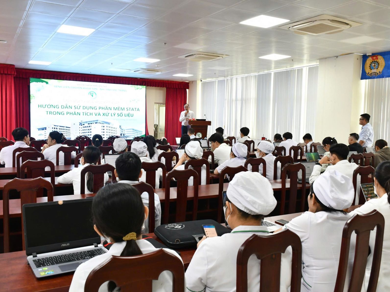 HƯỚNG DẪN SỬ DỤNG PHẦN MỀM STATA TRONG PHÂN TÍCH VÀ XỬ LÝ SỐ LIỆU