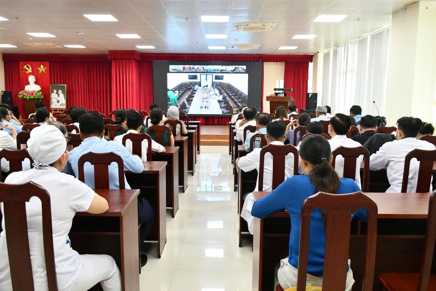 HỘI NGHỊ TẬP HUẤN TRỰC TUYẾN HƯỚNG DẪN CHẨN ĐOÁN & ĐIỀU TRỊ BỆNH TAY CHÂN MIỆNG