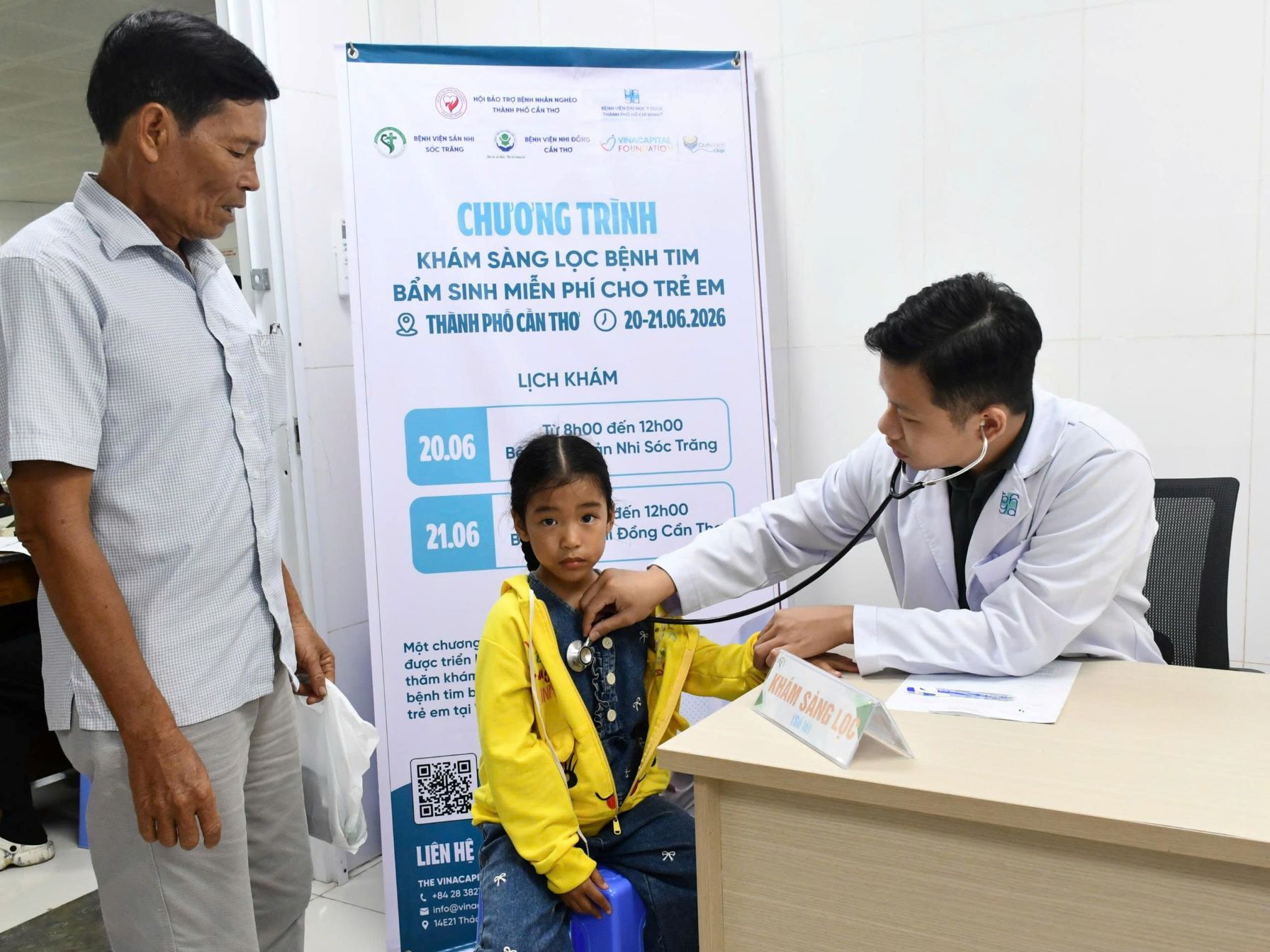 HƠN 130 TRẺ EM ĐƯỢC KHÁM SÀNG LỌC BỆNH TIM MIỄN PHÍ TẠI BỆNH VIỆN SẢN - NHI SÓC TRĂNG  