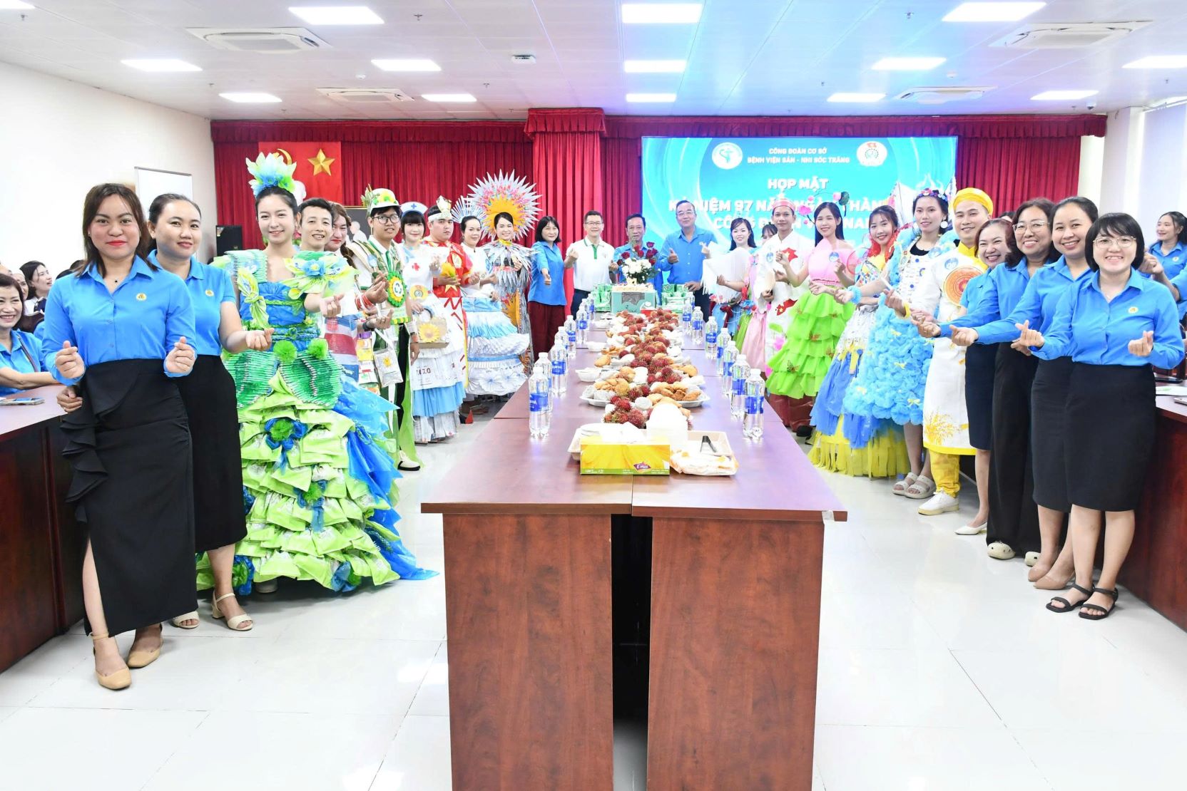 HỌP MẶT KỶ NIỆM 97 NĂM NGÀY THÀNH LẬP CÔNG ĐOÀN VIỆT NAM