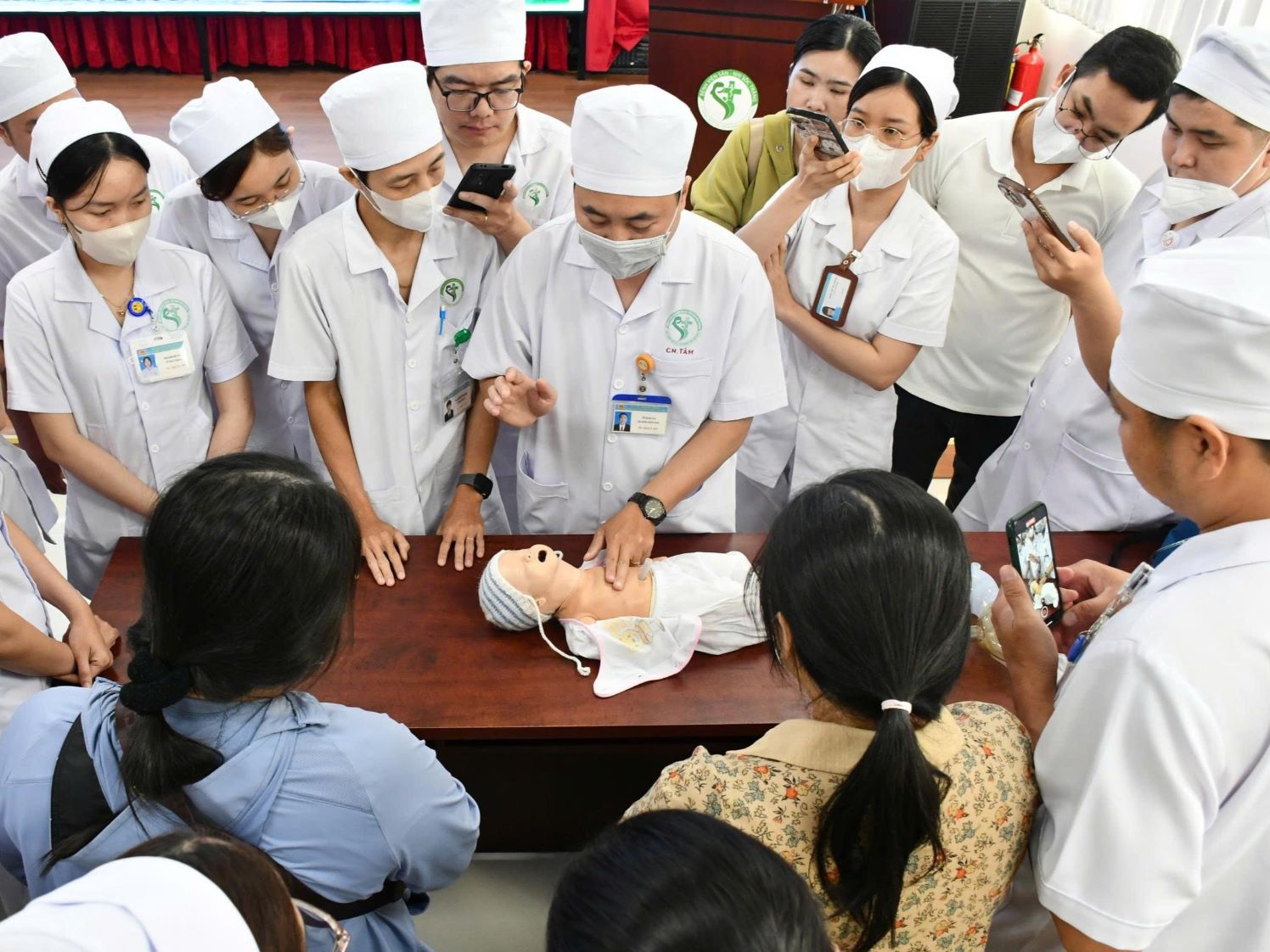 ÔN THI TAY NGHỀ ĐIỀU DƯỠNG, HỘ SINH, KỸ THUẬT Y GIỎI NĂM 2026